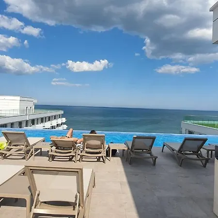 Infinity Premium - Pool & Private Parking Daire
